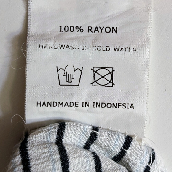 FAITHFUL THE BRAND white, striped, off-the-shoulders, crop top, 3/4 sleeves - Picture 3 of 6